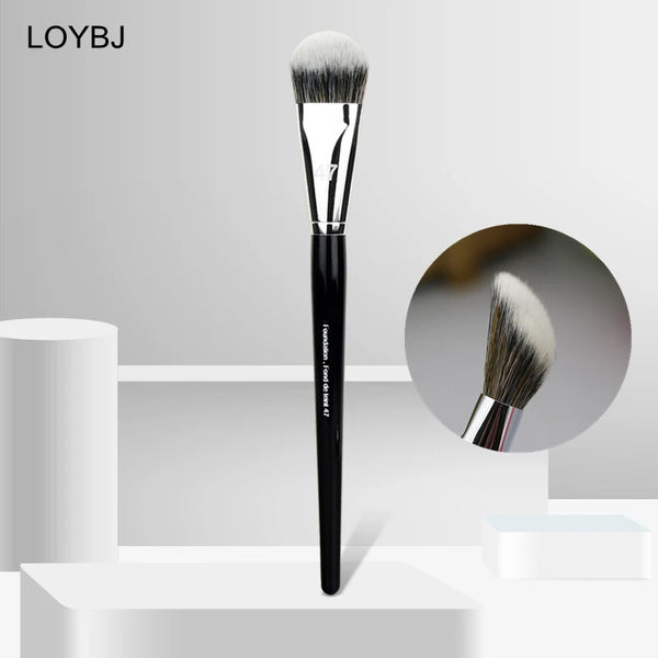LOYBJ Professional Foundation Brush 47 Broom